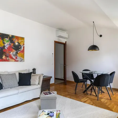 Apartment Domus Maria Carina - Centro